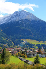 Fototapeta na wymiar Oberstdorf - Allgäu - Herbst - Hochformat - Berge