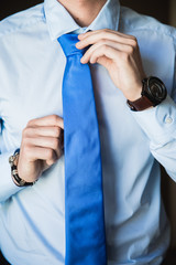 men wear a tie
