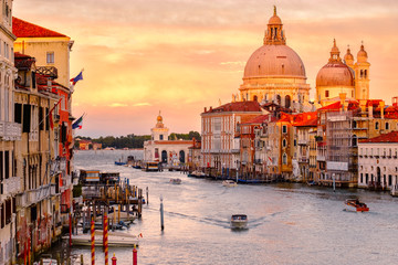 Fototapety  Colorful sunset in Venice with a view of the Grand Canal