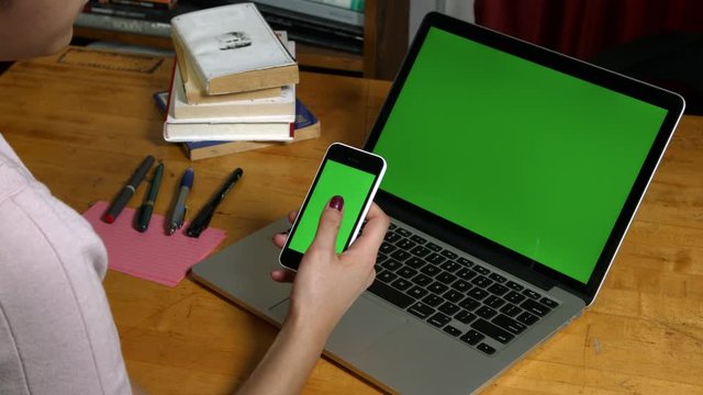 Using smartphone green screen with laptop in background