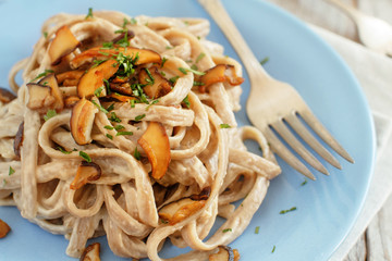 Whole wheat tagliolini with mushrooms Porcini
