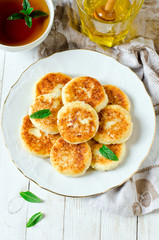 Cottage cheese pancakes with honey
