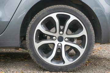 Steel disc wheels on the car