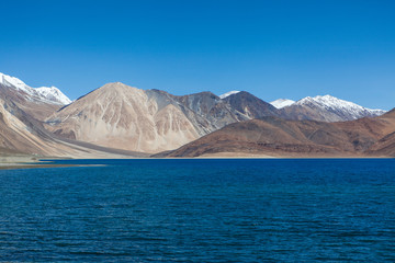 Fototapeta na wymiar Pangong Lake (Tsopangong), Leh Ladakh, India