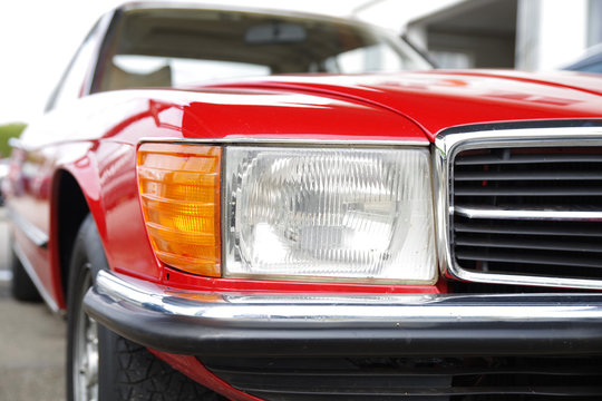 Youngtimer, rotes Coupe 