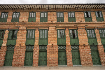 Obraz premium Medellin, Colombia: Colonial style architecture at the 'Parque de las Luces' (Park of the Lights) in the center of the city