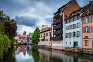 Fototapeta na wymiar Traditional colorful houses in La Petite France, Strasbourg, Alsace, France