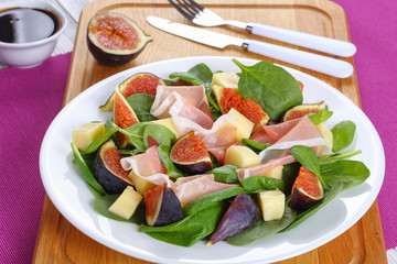 spinach, figs, sliced ham, cheese salad