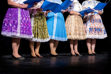women in Serbian traditional skirts