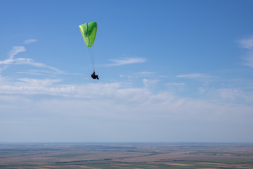 Flying paragliders