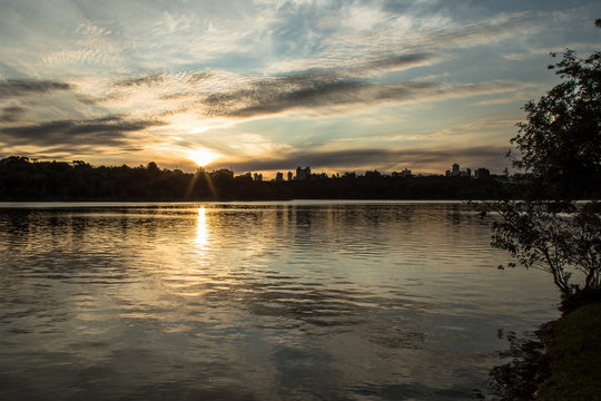hora dourada no lago
