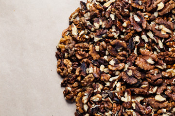 handful of walnut kernels