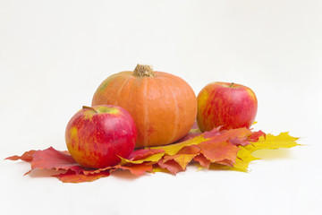 Naklejka na ściany i meble Apples, pumpkins and leaves