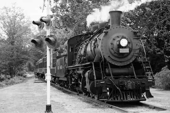 Steam train 10 in black and white