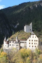 Fototapeta na wymiar Burg Fernstein