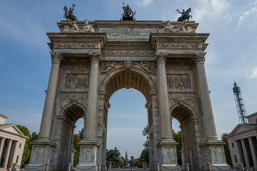 Fototapeta na wymiar Arco Della Pace in Milan