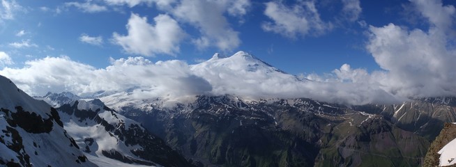 Obraz premium Elbrus - stratovolcano in the Caucasus - the highest mountain peak in Russia and Europe, included in the list of the highest peaks of the world 