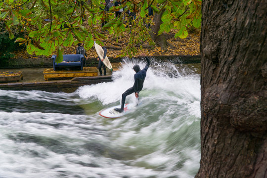 Munich: Surfer on the Eisbachwelle