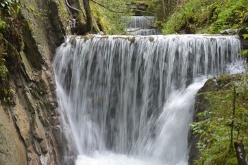 Wasserfall in den Alpen