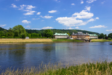 Obraz premium Distanced view on baroque Pillnitz palace with river Elbe, near Dresden, Saxony