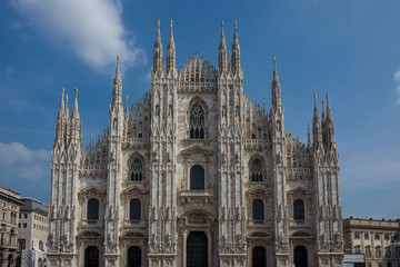 Fototapeta na wymiar Front of Milan Cathedral