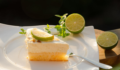 Limetten-Sahneschnitte