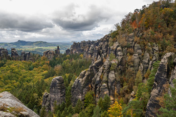 Fototapeta na wymiar Herbst im Elbsandsteingebirge Region Bad Schandau Schrammsteine