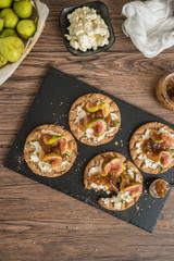 Multigrain crispread appetizer