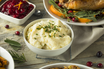 Homemade Creamy Whipped Mashed Potatoes