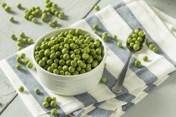 Raw Green Organic English Peas