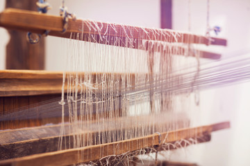 loom  with thread