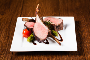 Baked lamb loin, served with asparagus.