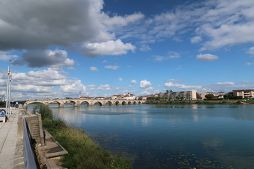 Obraz premium View on Saint-Laurent bridge