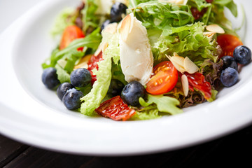 salad with blueberries