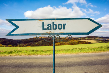 Schild 251 - Labor