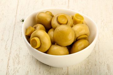 Marinated champignons