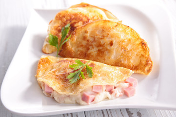 crepe with ham and cream