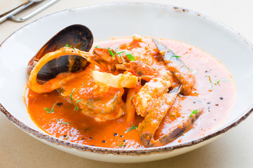Mussels with shrimp and potatoes
