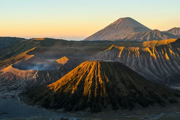 Schilderijen op glas Sunrise on the volcano Bromo - Java, Indonesia. © Lukas Uher