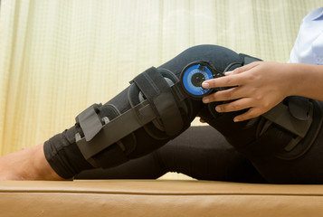 Patient adjustable angle on knee brace ,Knee support for leg or knee injury