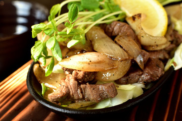 牛タンの鉄板焼き