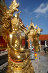 Fototapeta na wymiar spectacular Wat Phra That Doi Suthep, Chiang Mai, Thailand