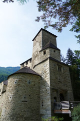 Fototapeta na wymiar Burg in Tirol