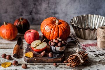 Obraz na płótnie Canvas Pumpkin and Apple Pie Ingredients