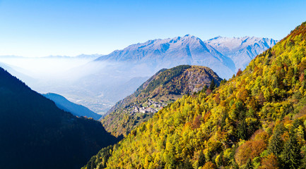 Campo Tartano - Val Tartano - Valtellina (IT) - Vista aerea autunnale