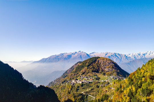 Campo Tartano - Val Tartano - Valtellina (IT) - Vista aerea autunnale