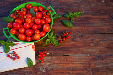 fresh ripe tomatoes on wooden table