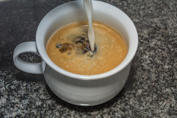Milch im Kaffee