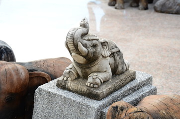 Tempel Elefant aus Marmor - 176412390