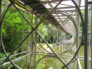 wire frame bridge supporting structure